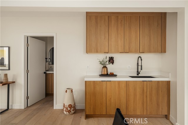 Detail Gallery Image 19 of 39 For 3950 Franklin Ave, Los Angeles,  CA 90027 - 3 Beds | 3/1 Baths