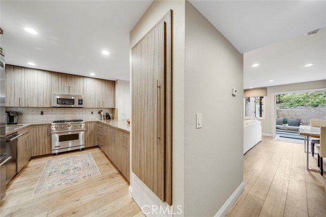 Detail Gallery Image 4 of 19 For 247 Calliope St, Laguna Beach,  CA 92651 - 3 Beds | 2 Baths