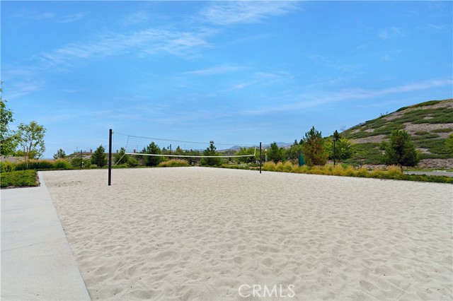 208 Canterbury, Irvine CA: https://media.crmls.org/medias/180b21c6-94c3-4408-a39a-b1701959e317.jpg