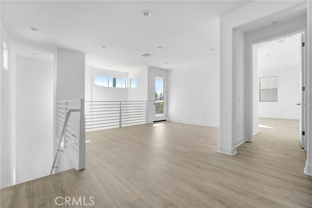 27422 Creekwood Lane, Valencia CA: https://media.crmls.org/medias/180b4146-ad2f-43d4-bc75-8afdb77ecbad.jpg