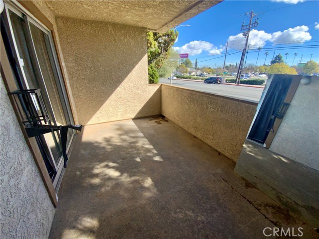 Detail Gallery Image 15 of 16 For 12141 Centralia St #111,  Lakewood,  CA 90715 - 1 Beds | 1 Baths