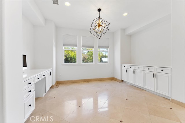 Image 18 of 56 For 4116 Dakota Drive