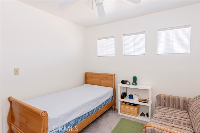 44250 62nd W Street, Lancaster CA: https://media.crmls.org/medias/180b9a75-dc4d-47bb-808d-588c78940532.jpg