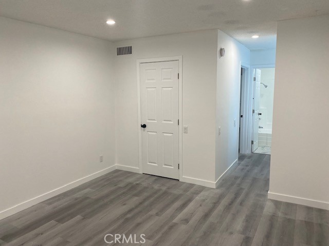 https://media.crmls.org/medias/180bda32-b3f0-4692-845a-eb624d35461c.jpg?preset=X-Large