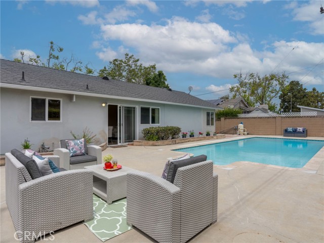 3340 Hillrose Dr, Rossmoor CA: https://media.crmls.org/medias/180bf1e6-ffc0-48c8-a73b-a6b0248a5828.jpg