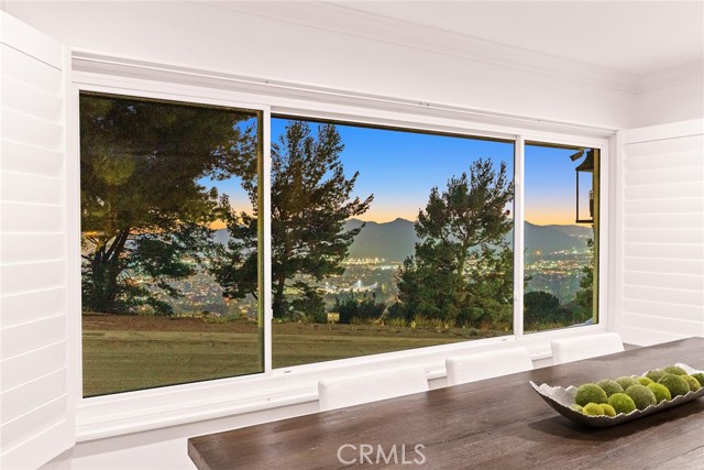 Detail Gallery Image 15 of 71 For 321 Wonderview Dr, Glendale,  CA 91202 - 4 Beds | 3 Baths