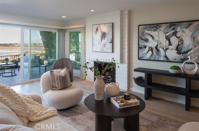 Detail Gallery Image 2 of 28 For 2175 Vista Entrada, Newport Beach,  CA 92660 - 3 Beds | 2/1 Baths