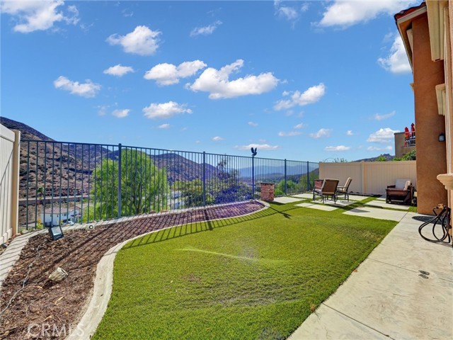 Detail Gallery Image 5 of 29 For 24203 Lilac Lane, Lake Elsinore,  CA 92532 - 4 Beds | 3 Baths