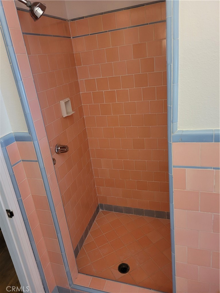 https://media.crmls.org/medias/180f4c14-c647-4fcd-94bd-06006b73c96e.jpg?preset=X-Large