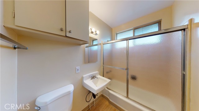 5081 Glen Iris Avenue, Los Angeles CA: https://media.crmls.org/medias/1810a84a-1e95-4b46-8f80-8e4e62b4e713.jpg