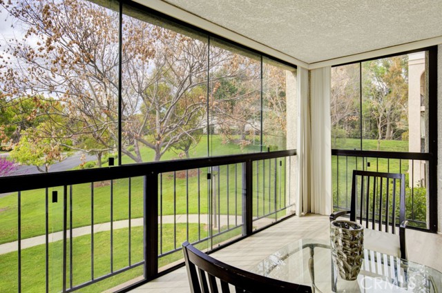 Detail Gallery Image 7 of 26 For 5500 Paseo Del Lago W 2f,  Laguna Woods,  CA 92637 - 2 Beds | 2 Baths
