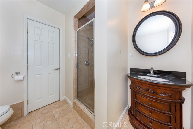 Detail Gallery Image 10 of 19 For 651 N Buena Vista St, Burbank,  CA 91505 - 2 Beds | 1 Baths