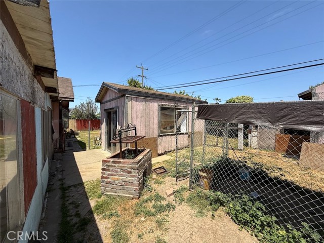 2073 Sandalwood Drive, Santa Maria CA: https://media.crmls.org/medias/1810f8e1-2dc3-4c3a-bb5c-281f65765fc9.jpg