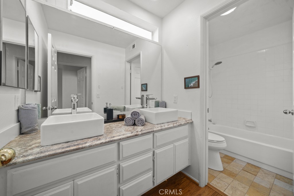 MLS #OC25236050 image #17