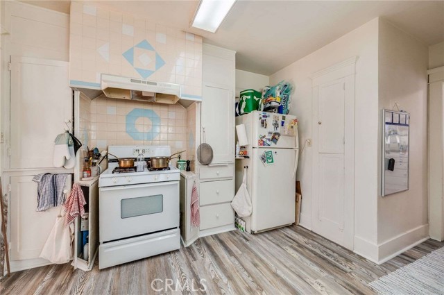 Detail Gallery Image 11 of 40 For 3215 Sherwood Ave, Alhambra,  CA 91801 - 5 Beds | 3 Baths