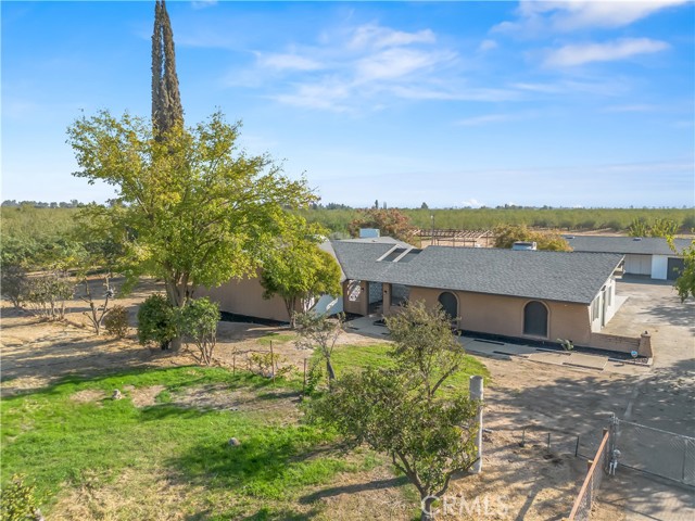 Detail Gallery Image 2 of 66 For 5527 W Olive Ave, Fresno,  CA 93722 - 4 Beds | 3/1 Baths