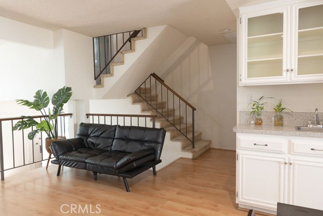 21241 Lassen Street, Chatsworth CA: https://media.crmls.org/medias/1813860a-8498-47d8-8a1d-545bec2735df.jpg