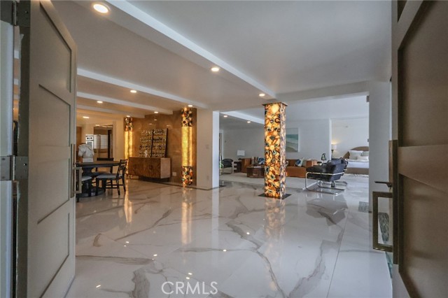 2525 Ocean Boulevard, Corona del Mar CA: https://media.crmls.org/medias/1813f34c-37af-4ac2-91f8-7ec0a493d967.jpg