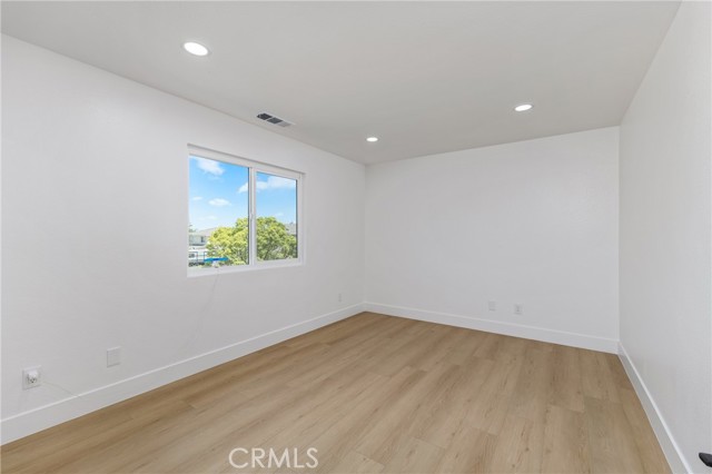 2504 N Fitzsimmons Avenue, Rialto CA: https://media.crmls.org/medias/1813f58f-7968-4084-a85f-eb6b32394673.jpg