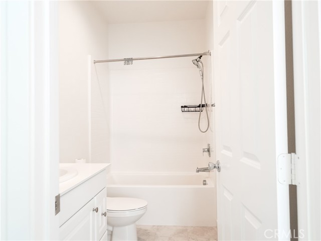 Detail Gallery Image 18 of 24 For 263 N. Standard Ave, Santa Ana,  CA 92701 - 2 Beds | 2/1 Baths