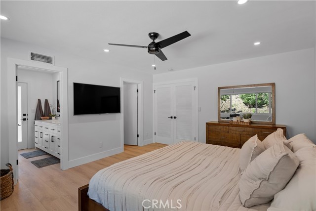 4240 Kingfisher Road, Calabasas CA: https://media.crmls.org/medias/18149e63-8ba5-4e6b-8279-834d861ba867.jpg
