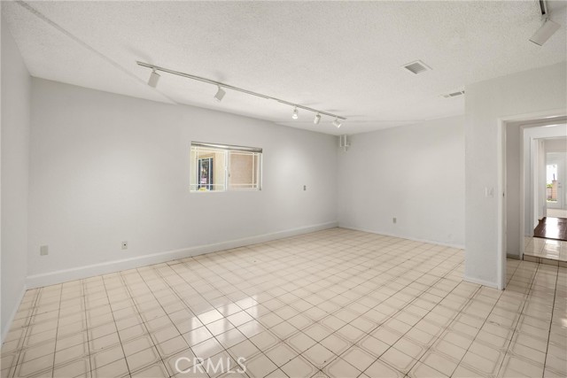 Image 34 of 64 For 8291 Jennet Street