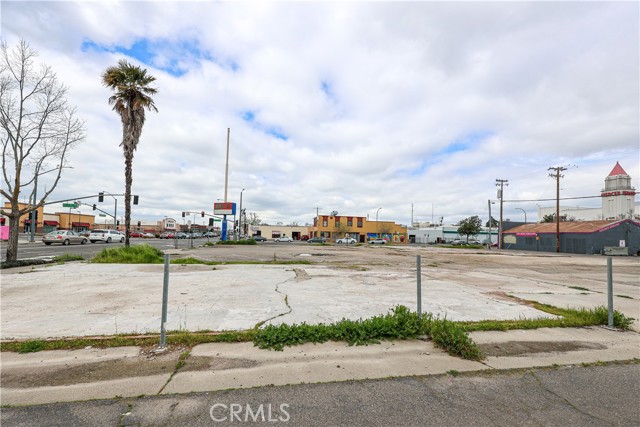 1616 Martin Luther King Jr Way, Merced, California 95340, ,Commercial Lease,For Rent,1616 Martin Luther King Jr Way,CRMC24045105