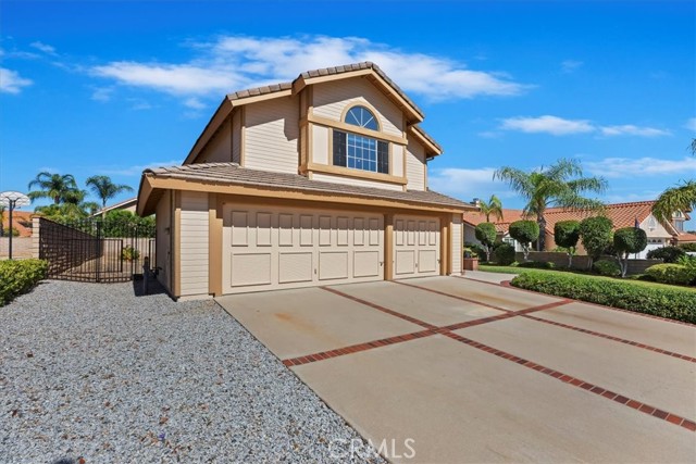 Detail Gallery Image 5 of 56 For 2450 via Pacifica, Corona,  CA 92882 - 4 Beds | 3 Baths
