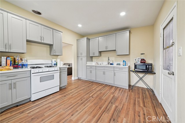 Detail Gallery Image 13 of 39 For 1145 Milton St, Torrance,  CA 90502 - 2 Beds | 1 Baths