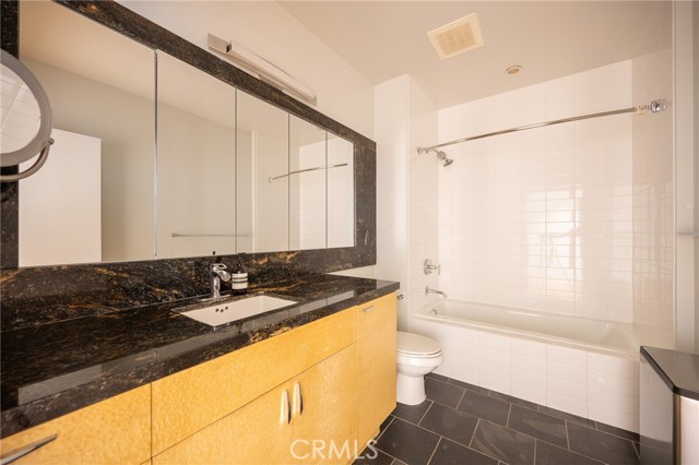1155 South Grand Avenue, Los Angeles CA: https://media.crmls.org/medias/1815ba95-373b-4962-9406-bde76e150dee.jpg
