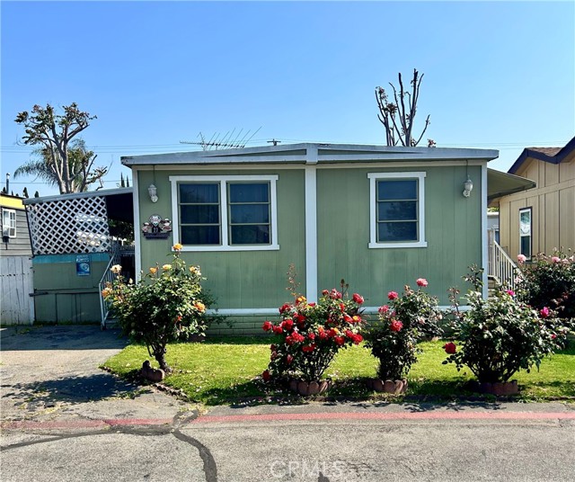 Detail Gallery Image 3 of 10 For 1401 W 9th St #27,  Pomona,  CA 91766 - 3 Beds | 1/1 Baths