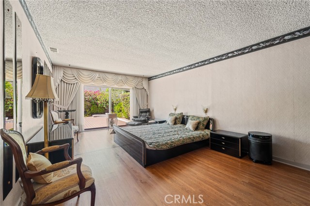 233 S Swall Drive, Beverly Hills CA: https://media.crmls.org/medias/18168e5f-3732-4048-8412-9823779c9393.jpg