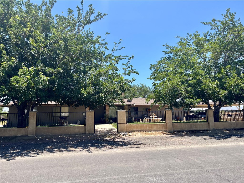 9752 E Avenue Q6