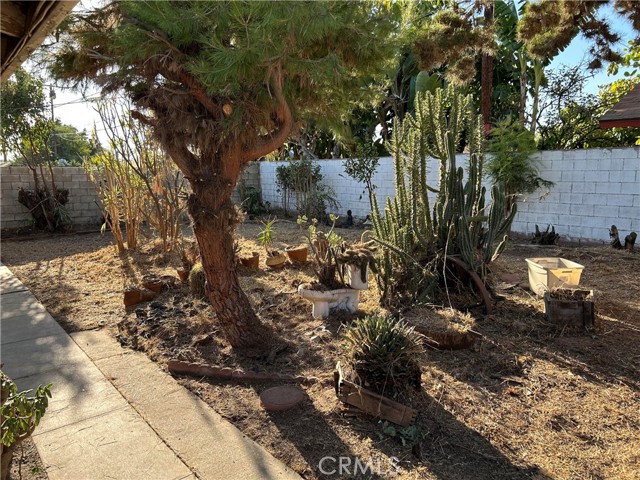 Detail Gallery Image 2 of 5 For 9421 Tarryton Ave, Whittier,  CA 90605 - 3 Beds | 1 Baths