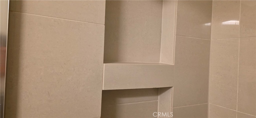 https://media.crmls.org/medias/18181f85-074f-4421-8faa-5dc44677f33f.jpg?preset=X-Large