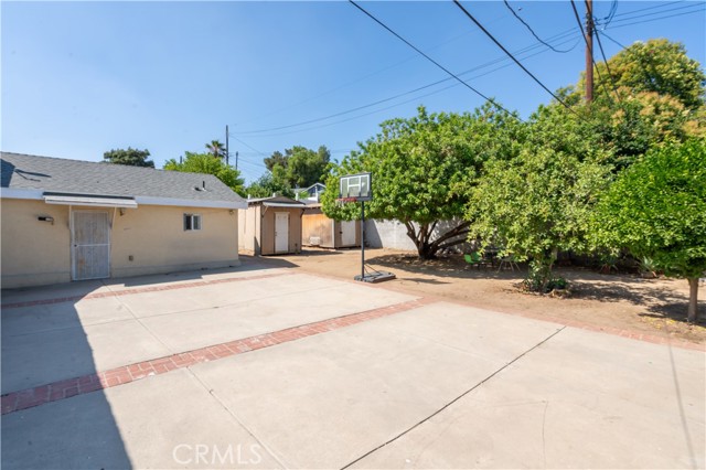 11044 Borden Avenue, Pacoima CA: https://media.crmls.org/medias/181952dc-5e5c-4fa1-b8e8-05eafc2e79cd.jpg