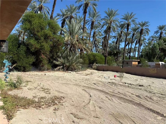 Detail Gallery Image 8 of 11 For 66820 Harrison, Thermal,  CA 92274 - 5 Beds | 2/1 Baths