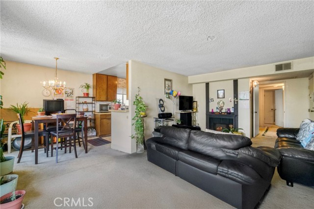 13903 Sherman Way, Van Nuys CA: https://media.crmls.org/medias/181bada6-d26d-473b-b979-76be70d4f1de.jpg