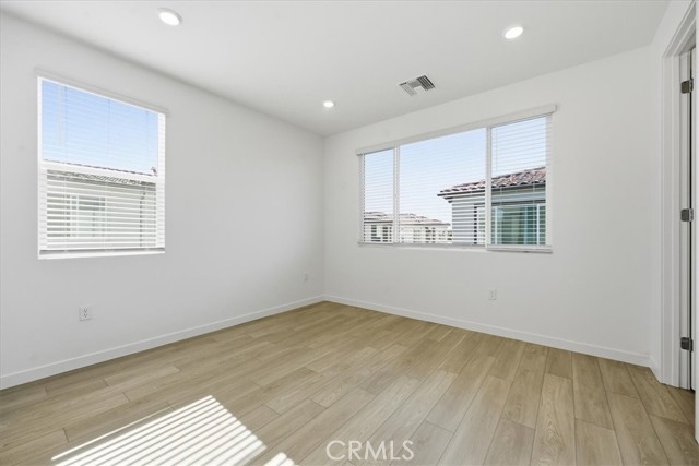 Detail Gallery Image 14 of 26 For 9327 via Azul, Pico Rivera,  CA 90660 - 4 Beds | 3/1 Baths