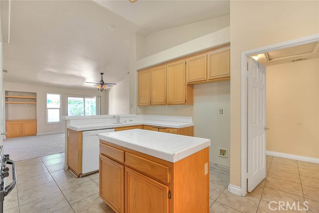 Detail Gallery Image 16 of 57 For 14655 Texas Ct, Fontana,  CA 92336 - 3 Beds | 2 Baths