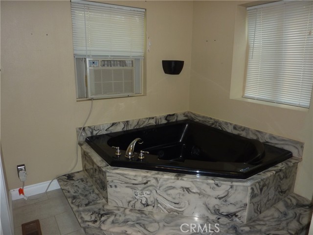 Detail Gallery Image 21 of 38 For 23739 Hillside Drive, Crestline,  CA 92325 - 4 Beds | 2/1 Baths