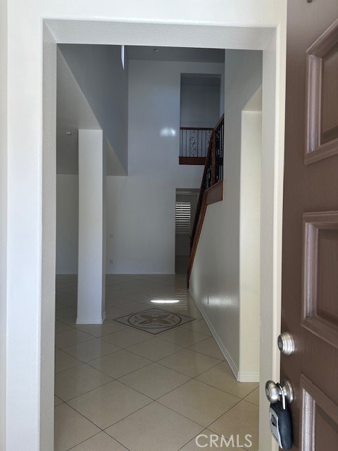 Detail Gallery Image 2 of 22 For 12336 Osprey, Victorville,  CA 92392 - 5 Beds | 3/1 Baths