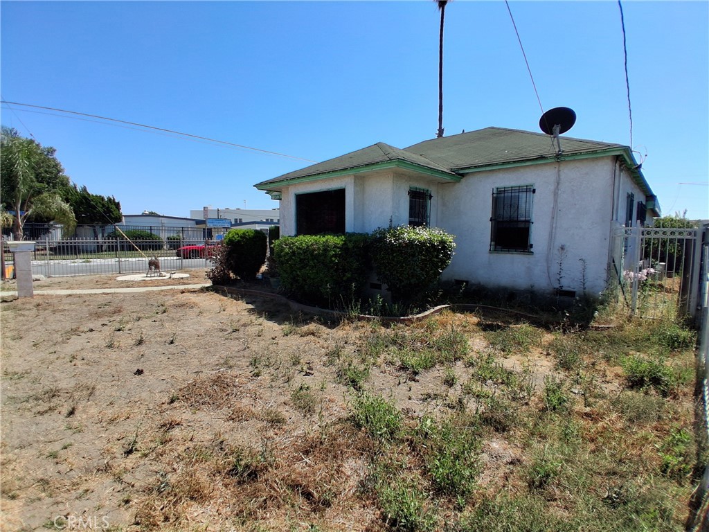 3276 Cedar Avenue