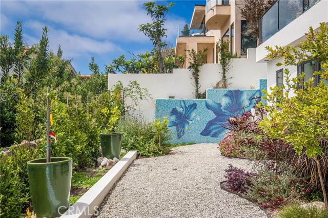 Detail Gallery Image 27 of 42 For 825 Coast View Dr, Laguna Beach,  CA 92651 - 3 Beds | 3/1 Baths