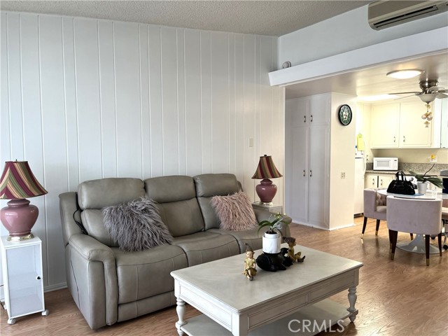 Detail Gallery Image 5 of 11 For 13801 El Dorado Dr #11-I,  Seal Beach,  CA 90740 - 1 Beds | 1 Baths