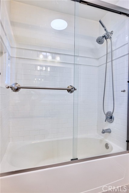 2414 Niagara Way, Costa Mesa CA: https://media.crmls.org/medias/18210c24-9bea-4601-82b1-cf7cec1a0f9c.jpg