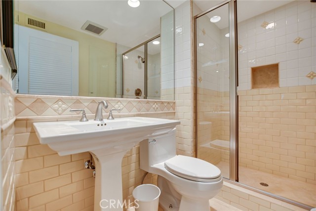 20 Country Lane, Rolling Hills Estates, California 90274, 5 Bedrooms Bedrooms, ,3 BathroomsBathrooms,Residential,Sold,Country,PV21231535