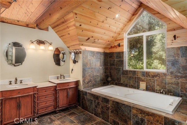 Detail Gallery Image 9 of 20 For 5935 Aluffo Rd, Paso Robles,  CA 93446 - 5 Beds | 3/1 Baths