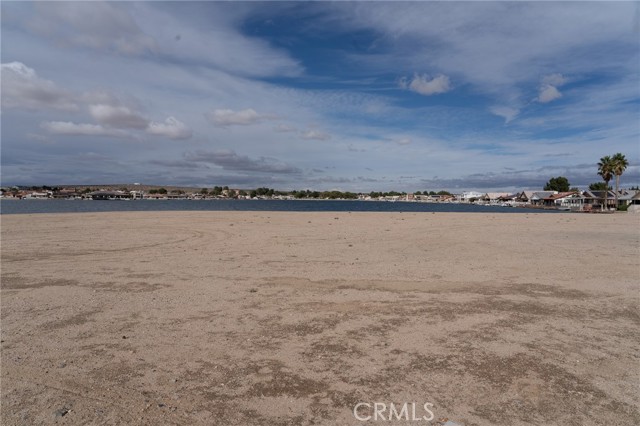 Detail Gallery Image 5 of 19 For 27160 Vista #36,  Helendale,  CA 92342 - 2 Beds | 2 Baths