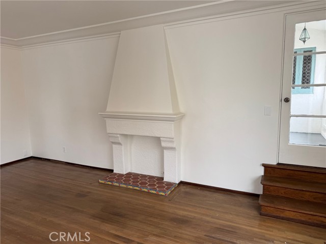 14 Park Avenue, Long Beach CA: https://media.crmls.org/medias/18226769-e832-477b-bb8b-1092569388a3.jpg